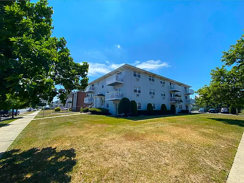 1010 Grand Ave Photo 1