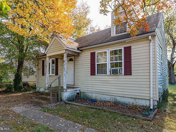 2nd image of 111 Beauregard St