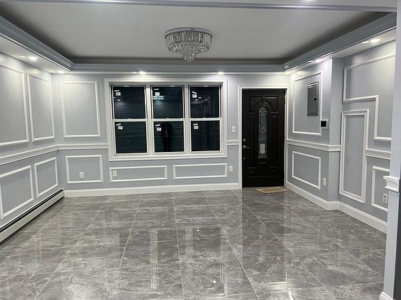 4th image of 214 Tompkins Ave #1
