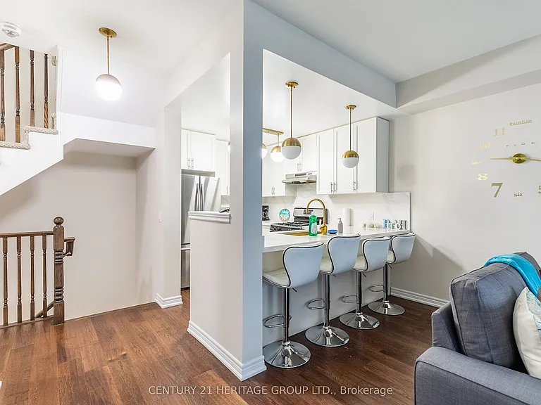 38 Southshore Cres — Photo 11