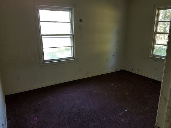 5th image of 600 Betty St