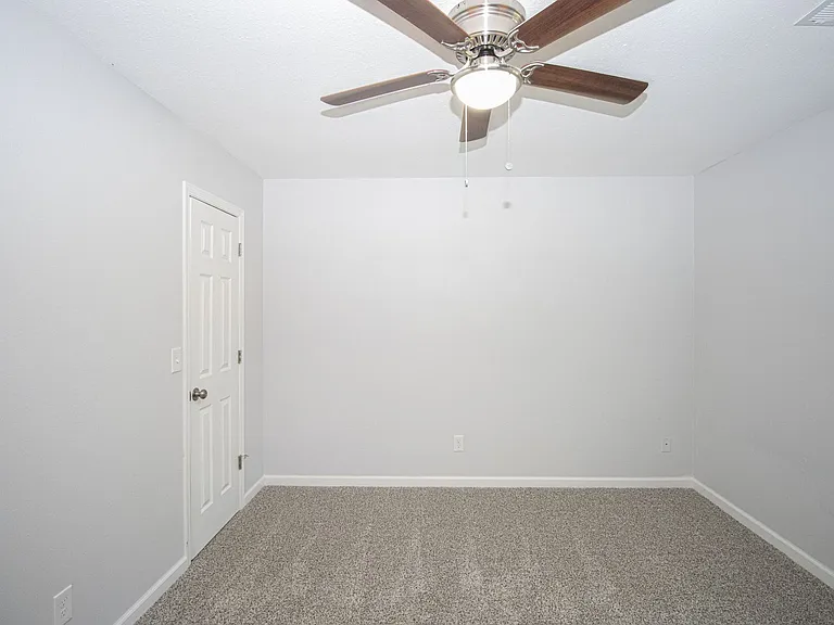 4712 Salem Dr — Photo 15