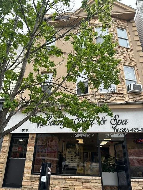 914 Broadway null