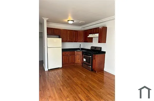 Building Photo - 3410 Wickham Ave #3