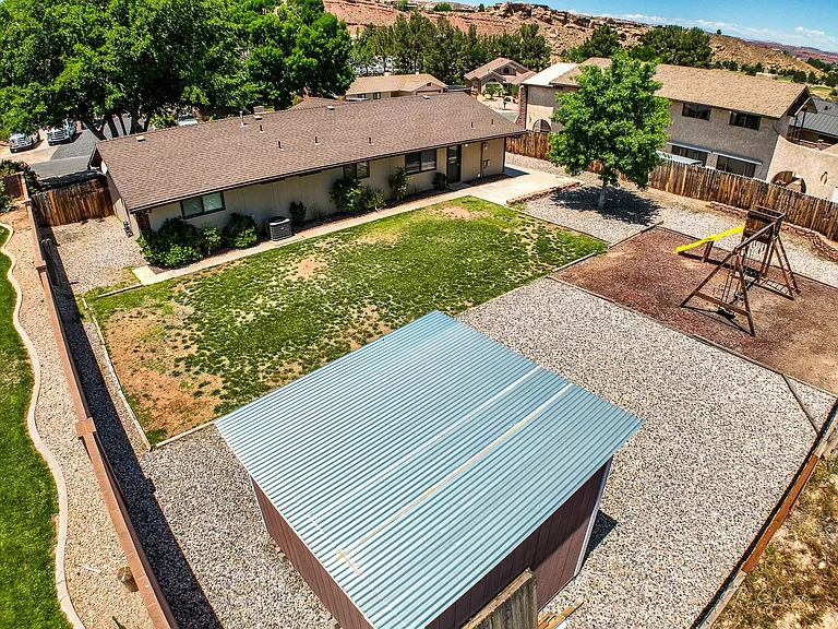 2821 Juniper Cir — Photo 29