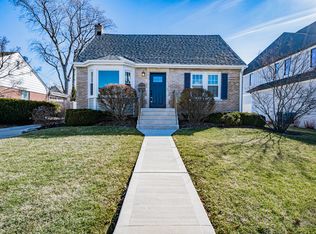 593 S Sunnyside Ave, Elmhurst, IL 60126