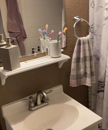 Bathroom sink