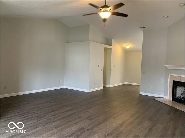 15002 Silver Thorne Way — Photo 4