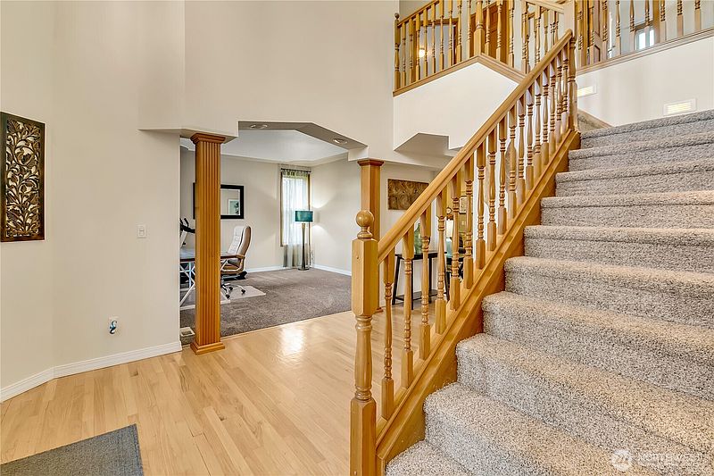2nd image of 6725 Mirror Court SE