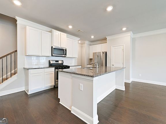 5th image of 2488 Irwell Way