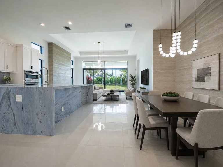 9597 Royal Palm Way — Photo 3