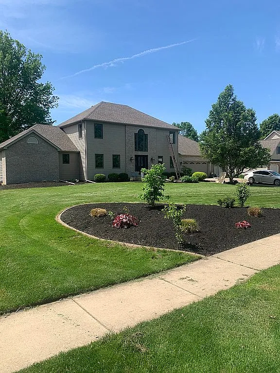 703 S Mahomet Rd photo 1