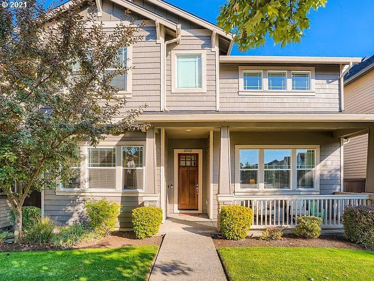 28142 SW Iceland Ave — Photo 1