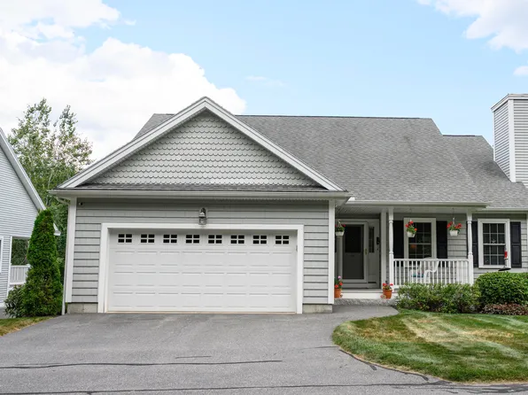 44 Carriage Lane #6, Brunswick, ME 04011