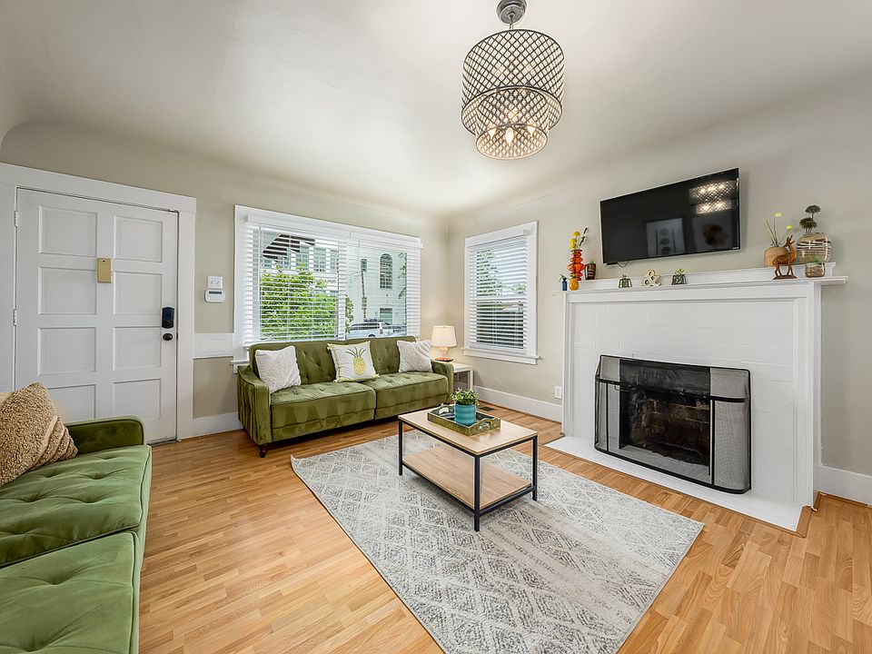 1st image of 2631 Collier Ave