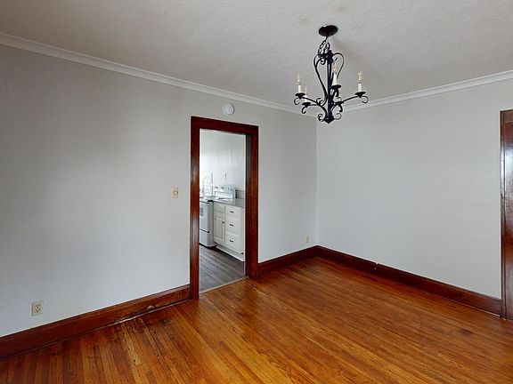 5th image of 812 Alvison Rd