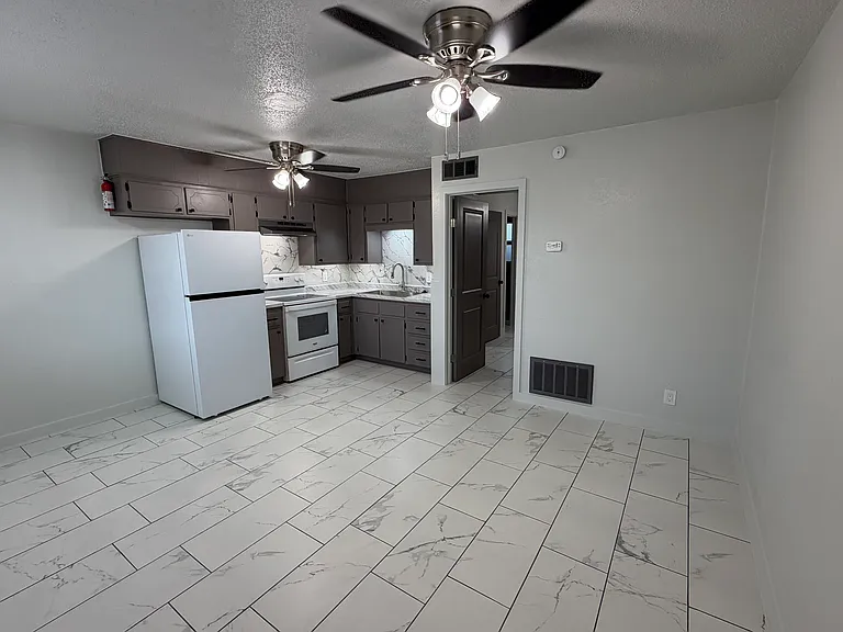 1216 N 8th St #5 — Photo 1