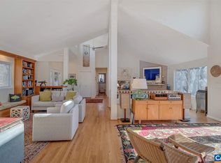 98 Wendover Ln, Charlottesville, VA 22911