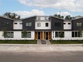 213 Lynn Dr