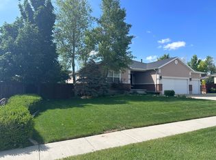 5495 W Wheatridge Ln, West Jordan, UT 84081