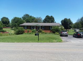 307 S Hummingbird Ln, Dickson, TN 37055
