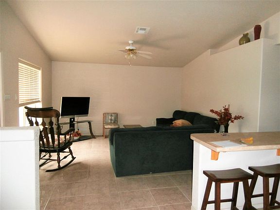5th image of 156 N 6th Ave