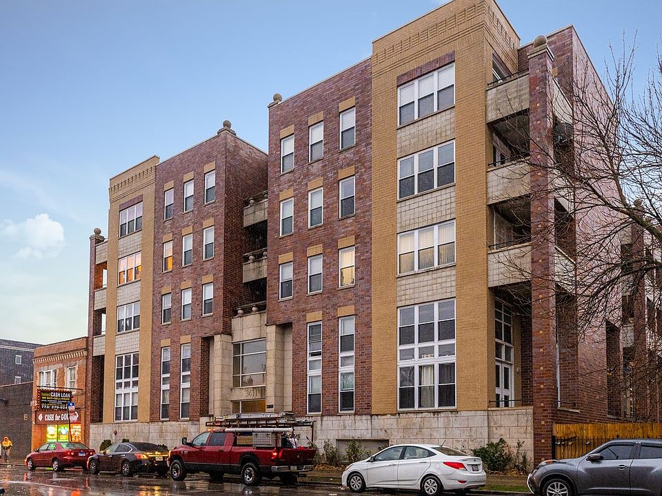 1st image of 3611 W Montrose Ave #308