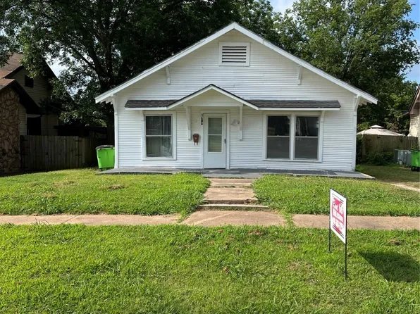 404 W 9th Ave, Bristow, OK 74010