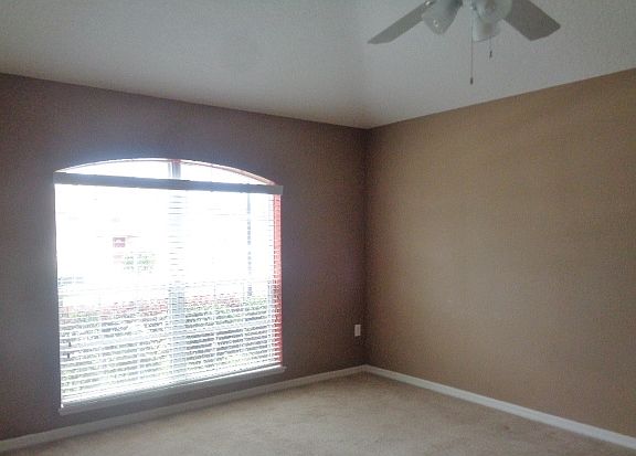 5th image of 7638 Park Hill Ave