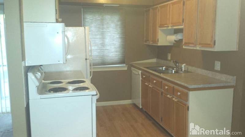 2nd image of 270 E Thirteen Mile Rd APT 44-1