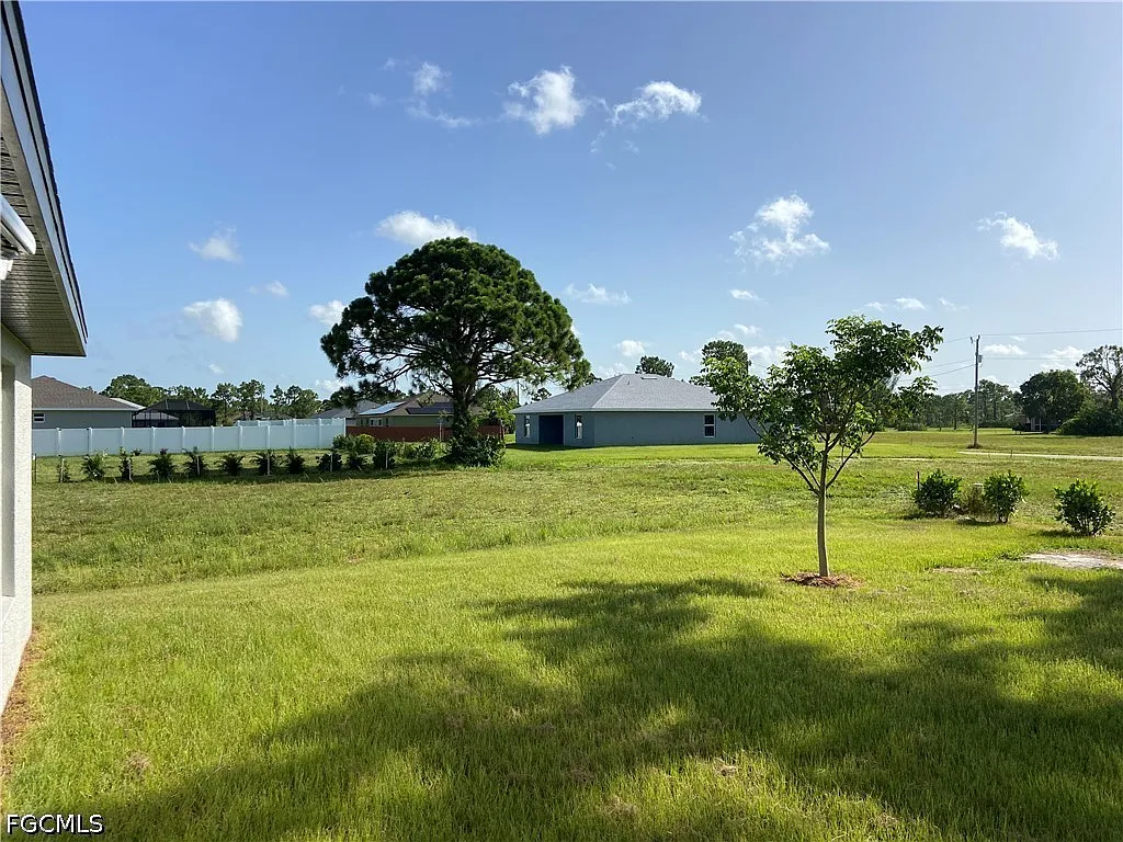 3 bed, 2.0 bath, 1286 sqft, $1,800 — Photo 4