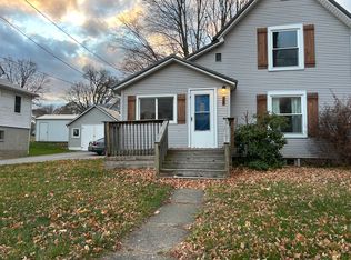 6027 Harrison Ave SE, Alto, MI 49302