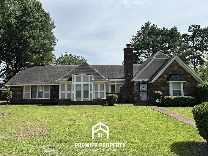 8141 Misty Meadows Ln — Photo 1
