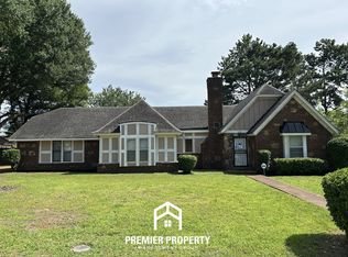 8141 Misty Meadows Ln, Memphis, TN 38125