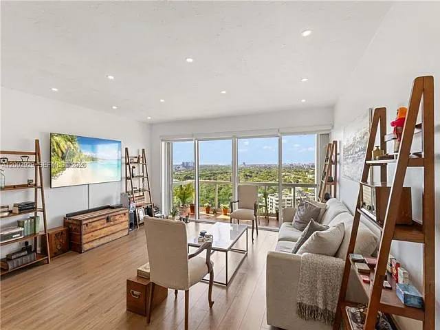 2451 Brickell Phl Ave — Photo 10