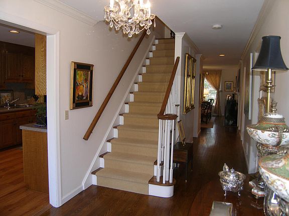 2nd image of 52 Lakeview Ave #19