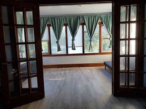 4th image of 930 Emerald St #2A