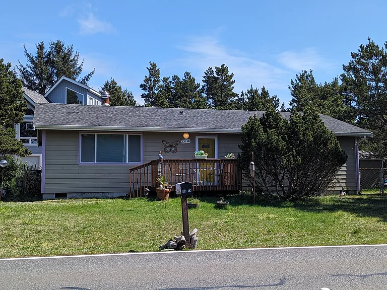 100 Ocean Shores Blvd SW — Photo 1