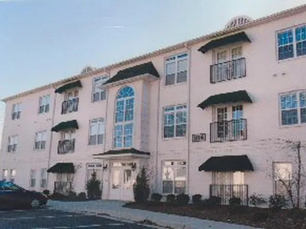 104-204 Sunset Cir, Greensboro, NC 27408