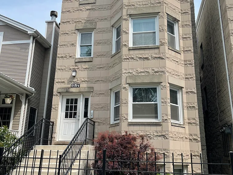 1212 W Henderson St #1 — Photo 1