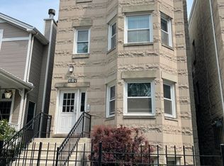 1212 W Henderson St APT 1, Chicago, IL 60657