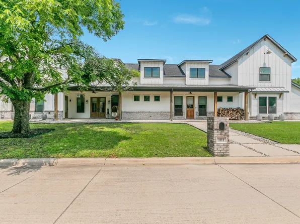 101 S Walnut St, Roanoke, TX 76262