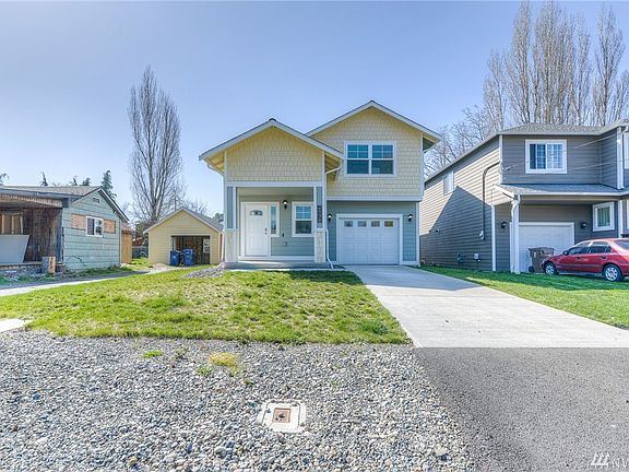 3rd image of 2938 38th Ave NE