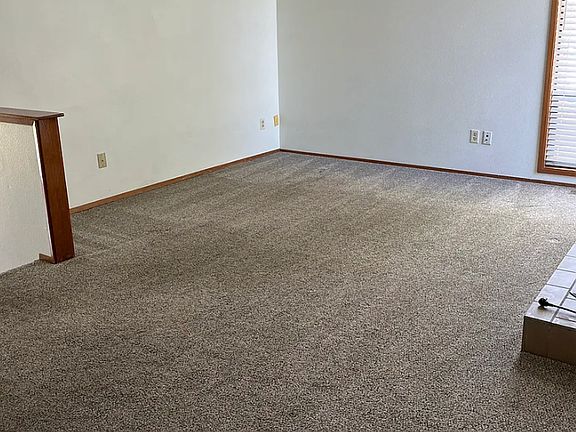 5th image of 3825 Sage Rd