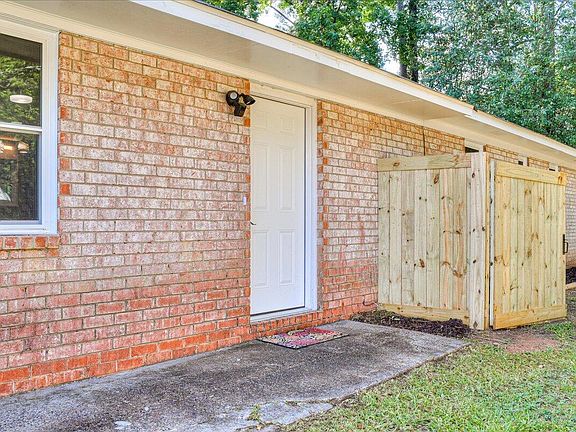 4th image of 4062 Briarwood Drive