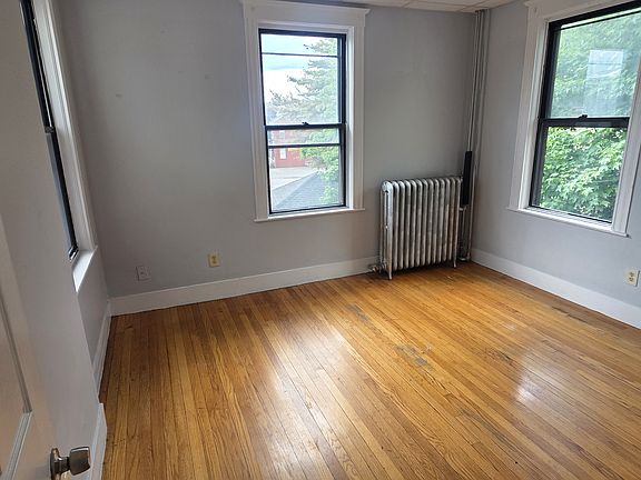 4th image of 653 Western Ave APT 8
