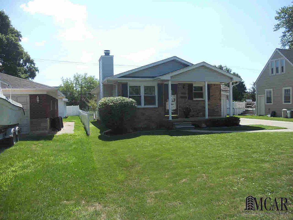 1st image of 1014 Bentley Dr