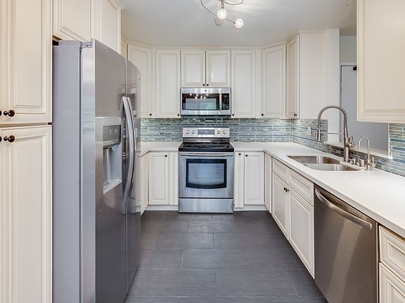 5th image of 10325 Caminito Cuervo Unit 193