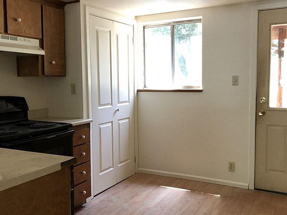 4th image of 1606 Cornell St
