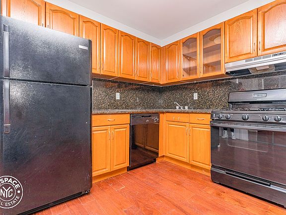 3rd image of 24 Lawton St #1GG